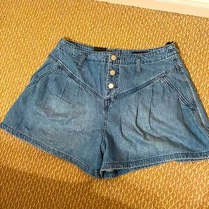 Blank NYC Denim shorts. NEW with tags 
Sz 31